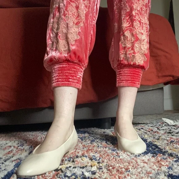 ANTHROPOLOGIE pink velvet joggers - Picture 7 of 8